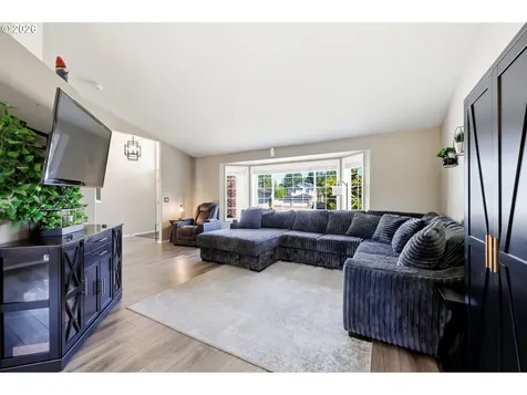 554 SW 12th Circle Troutdale OR 97060