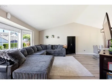554 SW 12th Circle Troutdale OR 97060
