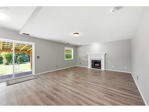 554 SW 12th Circle Troutdale OR 97060