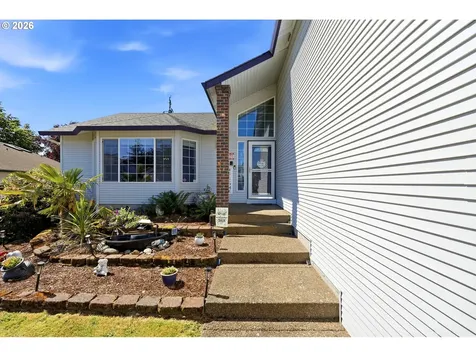 554 SW 12th Circle Troutdale OR 97060
