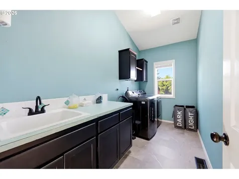 554 SW 12th Circle Troutdale OR 97060
