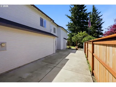 554 SW 12th Circle Troutdale OR 97060