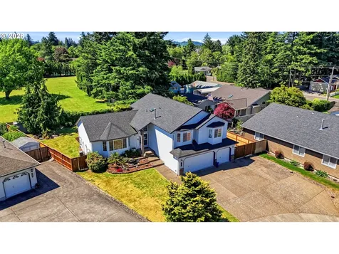 554 SW 12th Circle Troutdale OR 97060