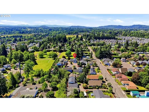 554 SW 12th Circle Troutdale OR 97060