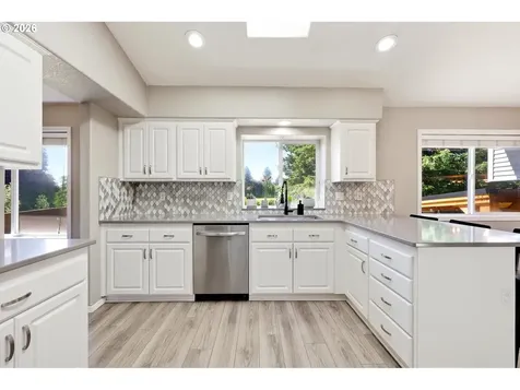 554 SW 12th Circle Troutdale OR 97060