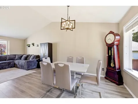 554 SW 12th Circle Troutdale OR 97060