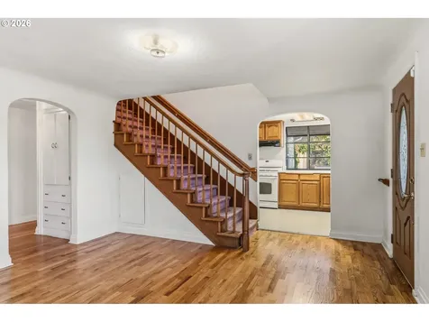 512 W D Street Springfield OR 97477