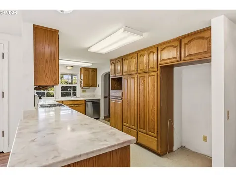 512 W D Street Springfield OR 97477