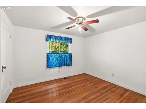 512 W D Street Springfield OR 97477