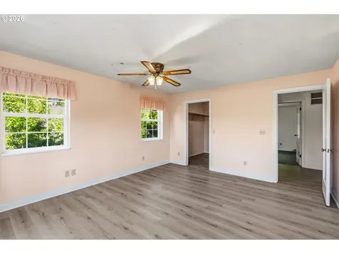 512 W D Street Springfield OR 97477