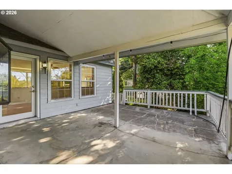 512 W D Street Springfield OR 97477