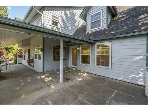 512 W D Street Springfield OR 97477