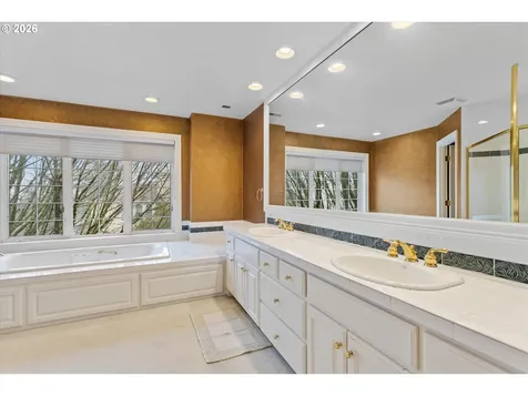 9137 NW Mckenna Drive Portland OR 97229