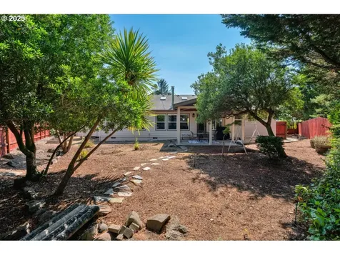3925 Munsel Creek Drive Florence OR 97439