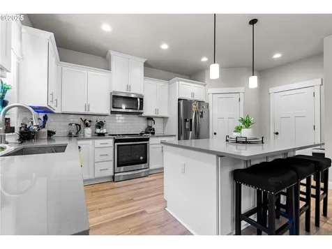 1066 NE Regan Hill Loop Estacada OR 97023