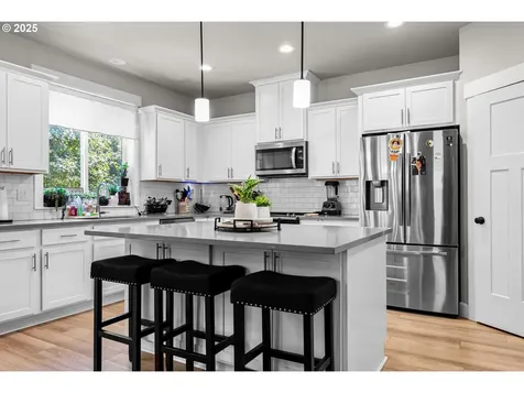 1066 NE Regan Hill Loop Estacada OR 97023