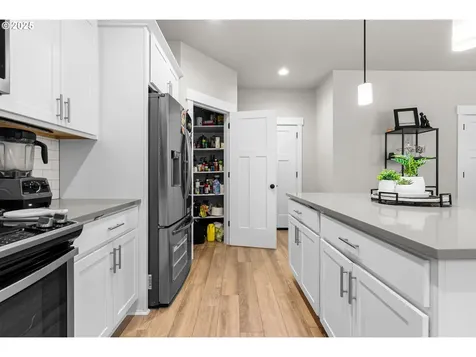 1066 NE Regan Hill Loop Estacada OR 97023