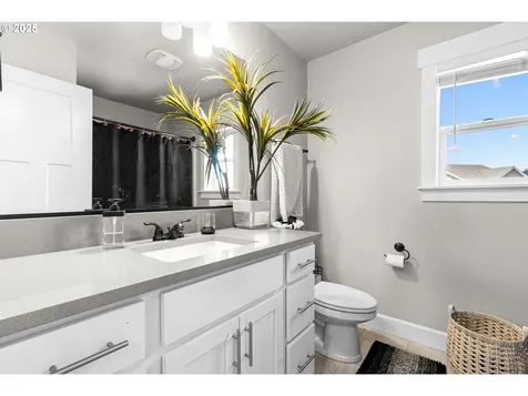 1066 NE Regan Hill Loop Estacada OR 97023