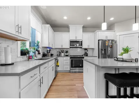 1066 NE Regan Hill Loop Estacada OR 97023