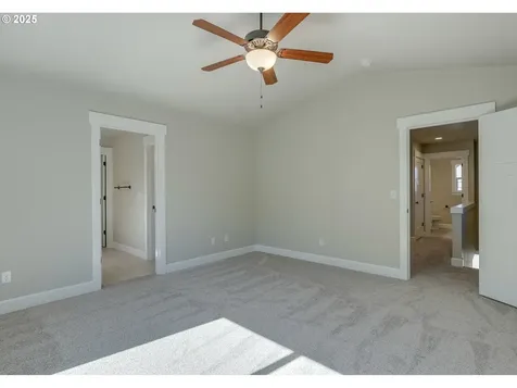 1066 NE Regan Hill Loop Estacada OR 97023
