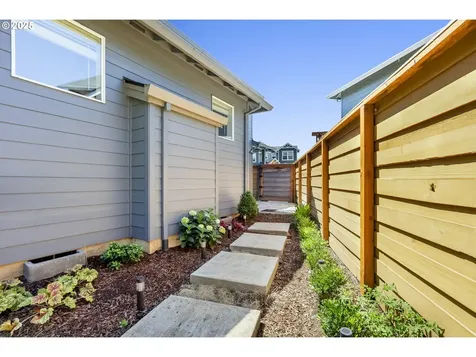 1066 NE Regan Hill Loop Estacada OR 97023