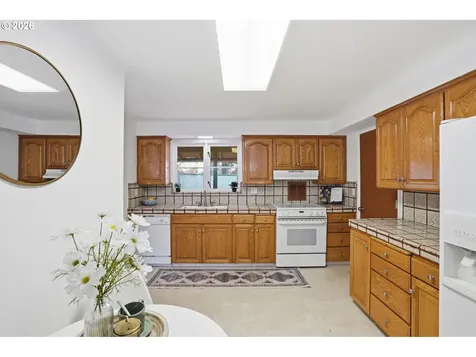 14651 SE Hawthorne Court Portland OR 97233