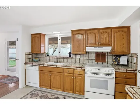 14651 SE Hawthorne Court Portland OR 97233