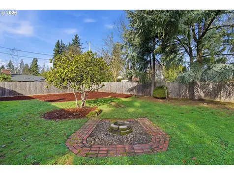 14651 SE Hawthorne Court Portland OR 97233