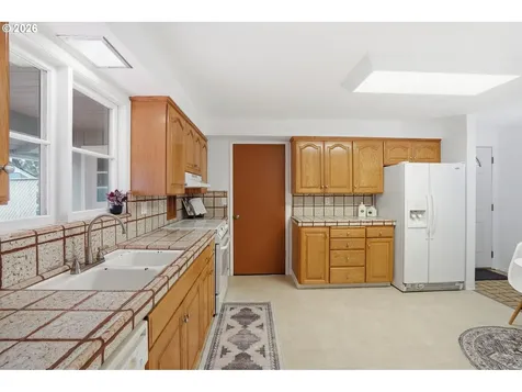14651 SE Hawthorne Court Portland OR 97233
