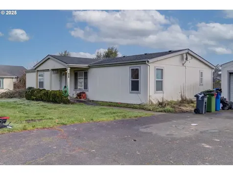 1637 W Hayes Street Woodburn OR 97071