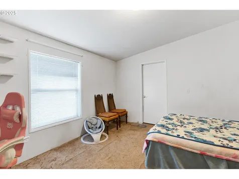 1637 W Hayes Street Woodburn OR 97071