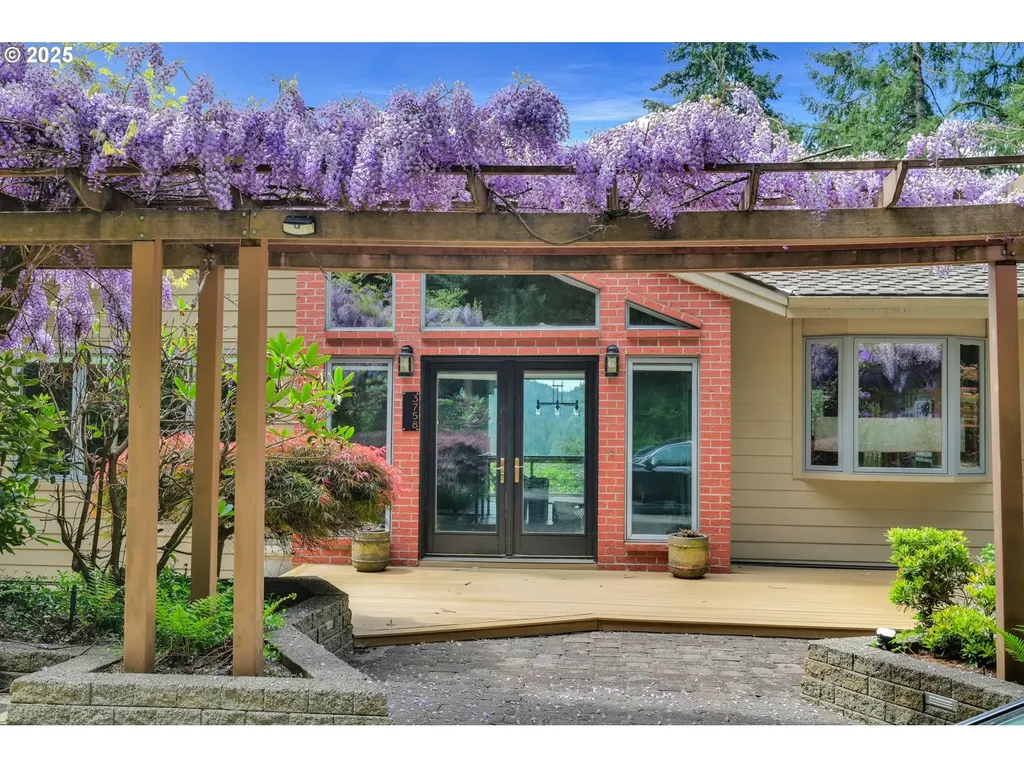 3758 Pine Canyon Drive Eugene OR 97405