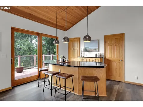 3758 Pine Canyon Drive Eugene OR 97405