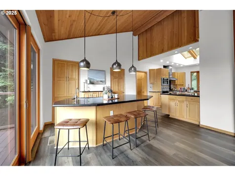 3758 Pine Canyon Drive Eugene OR 97405