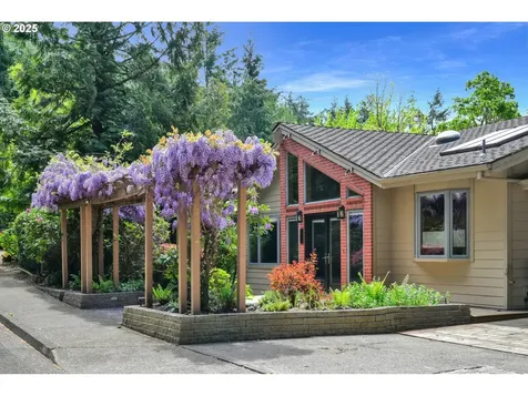3758 Pine Canyon Drive Eugene OR 97405