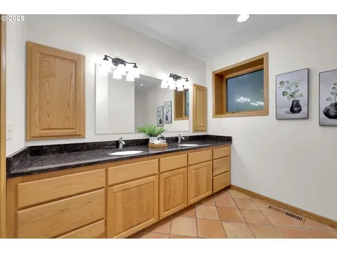 3758 Pine Canyon Drive Eugene OR 97405