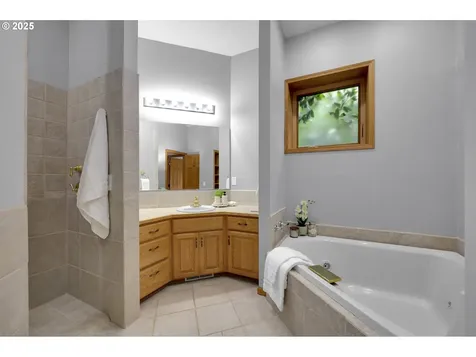 3758 Pine Canyon Drive Eugene OR 97405