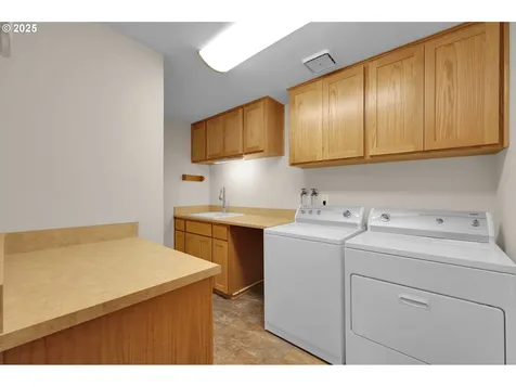 3758 Pine Canyon Drive Eugene OR 97405