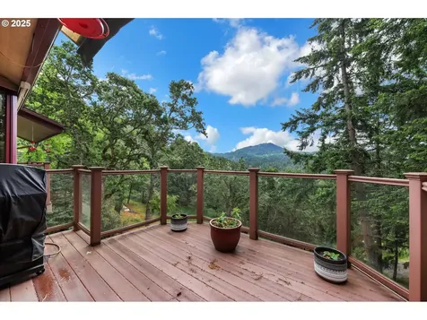 3758 Pine Canyon Drive Eugene OR 97405