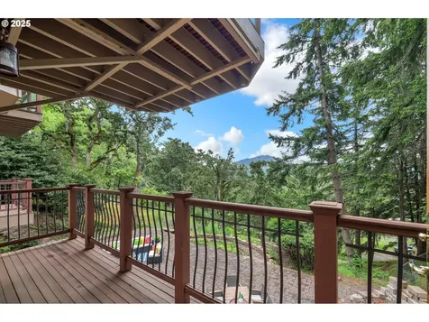 3758 Pine Canyon Drive Eugene OR 97405