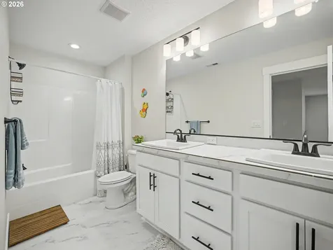 38005 Juniper Street Sandy OR 97055