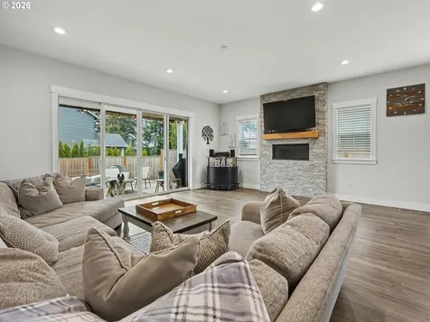 38005 Juniper Street Sandy OR 97055