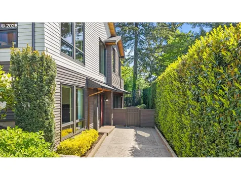 5828 SW Cheltenham Drive Portland OR 97239