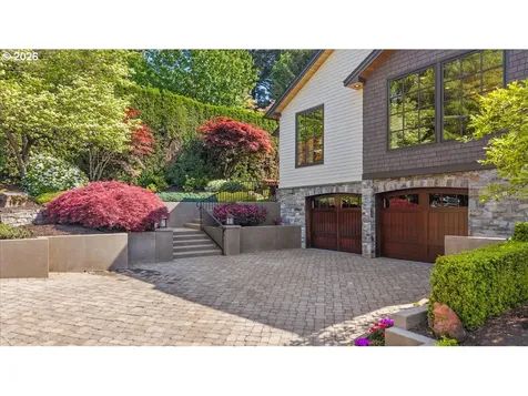 5828 SW Cheltenham Drive Portland OR 97239
