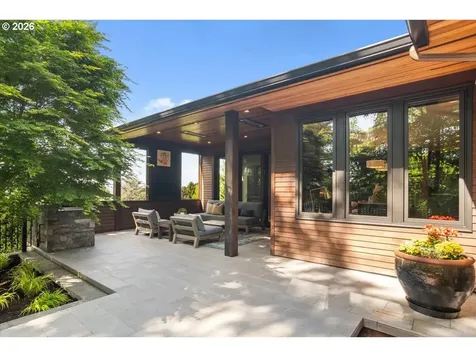 5828 SW Cheltenham Drive Portland OR 97239