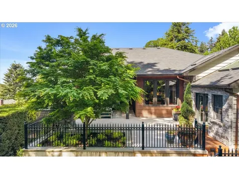 5828 SW Cheltenham Drive Portland OR 97239