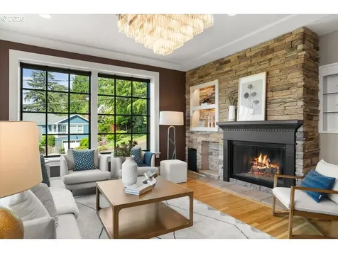 5828 SW Cheltenham Drive Portland OR 97239
