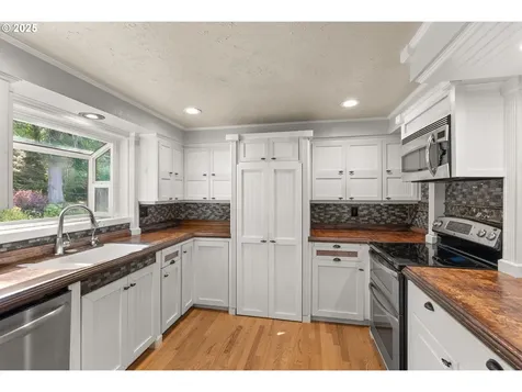 124 Alpha Drive Longview WA 98632