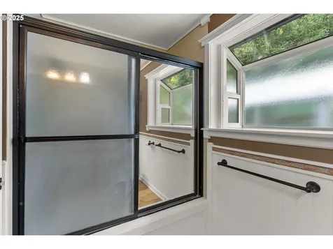 124 Alpha Drive Longview WA 98632