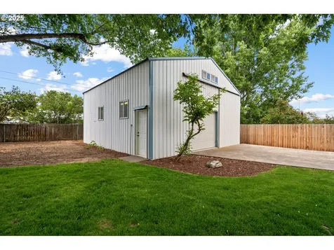 1911 SW Vista Place Pendleton OR 97801